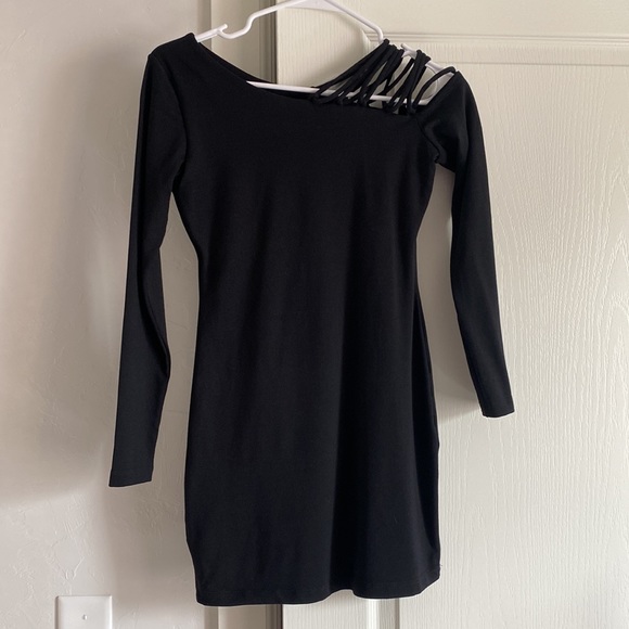 XS Black short dress from Revolve - Picture 4 of 4